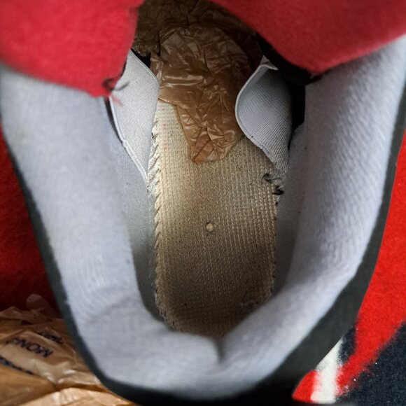 Athletic_Shoes